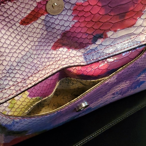 Guess multi colour clutch - Picture 4 of 6